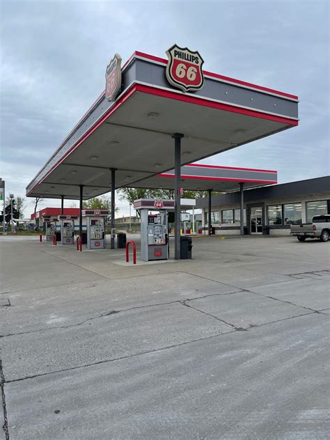 Phillips 66 gas station - PHILLIPS 66 FOOD & TOBACCO. 810 SE 15TH ST, TOPEKA, KS, 66607 1 (785) 861-7145.